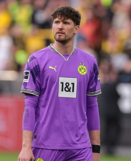 camisa-borussia-dortmund-goleiro-24-25-2024-2025-especial-lilas-roxa-bvb-kovel-reus-brandt-adeyemi-can-meunier-haller-sule-malen-guirassy-grob-yan-couto-
